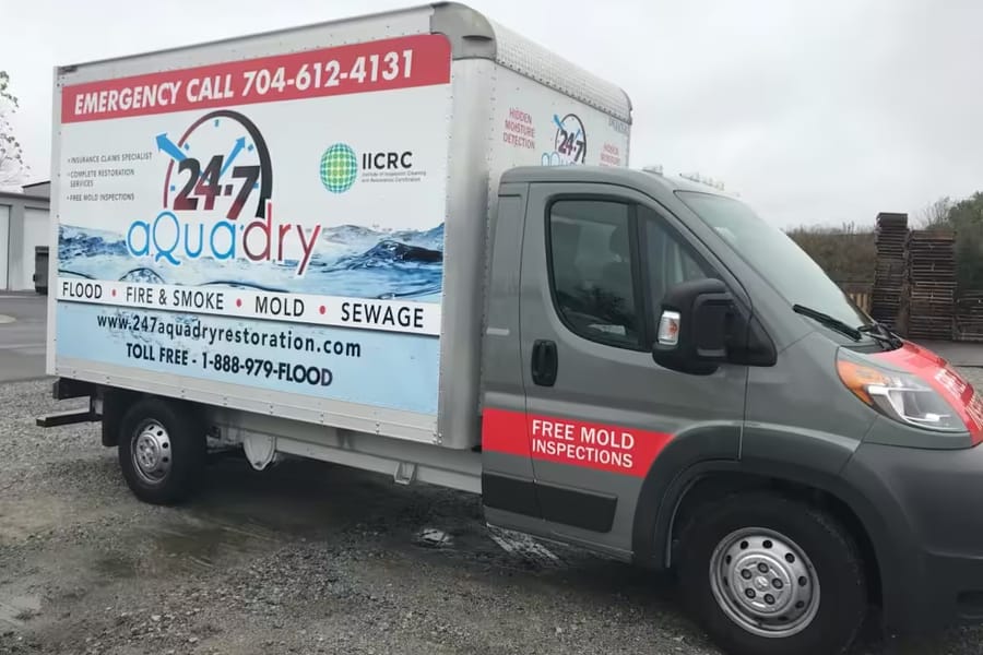 The exterior of the 24-7 AquaDry premises
